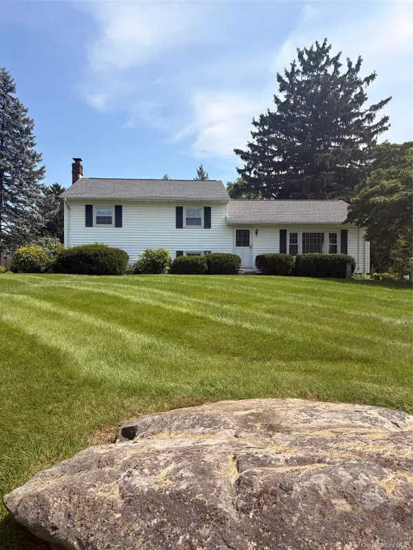 4 Cannon Drive, New Windsor, NY 12553
