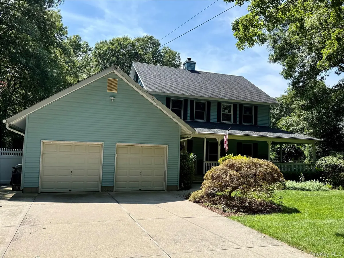 116 Head Of The Neck Road, Manorville, NY 11949 - #1