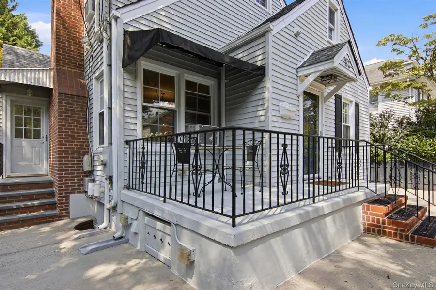 32 Franklin Avenue, Sea Cliff, NY 11579 - #2