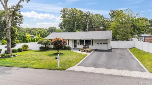 84 Stratler Drive, Shirley, NY 11967