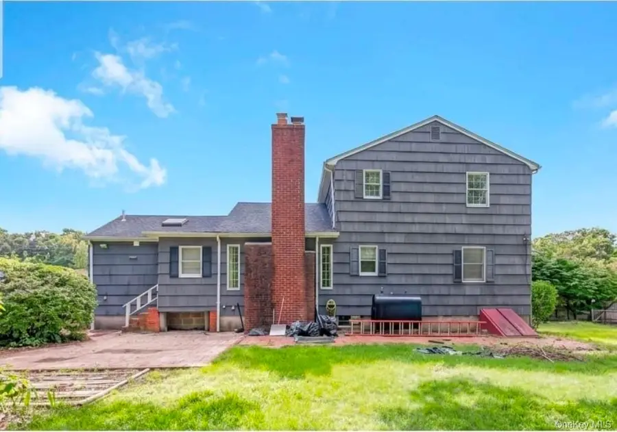 9 Half Moon Pond Road, Ridge, NY 11961 - #2