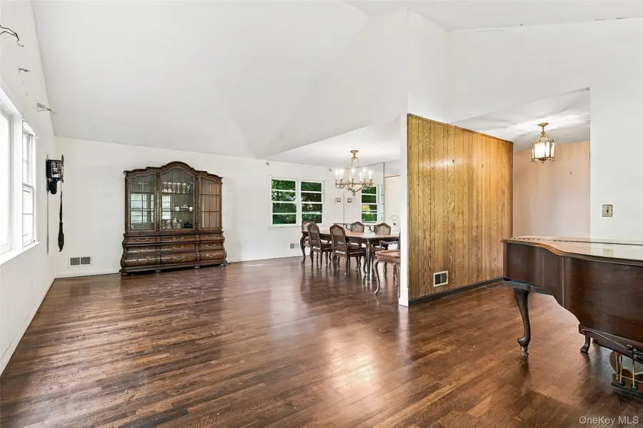 7 Overhill Road, New Rochelle, NY 10804 - #3
