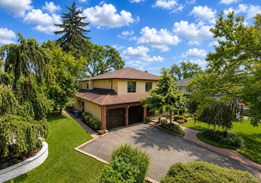 26 Knolls Drive, Manhasset Hills, NY 11040 - #3