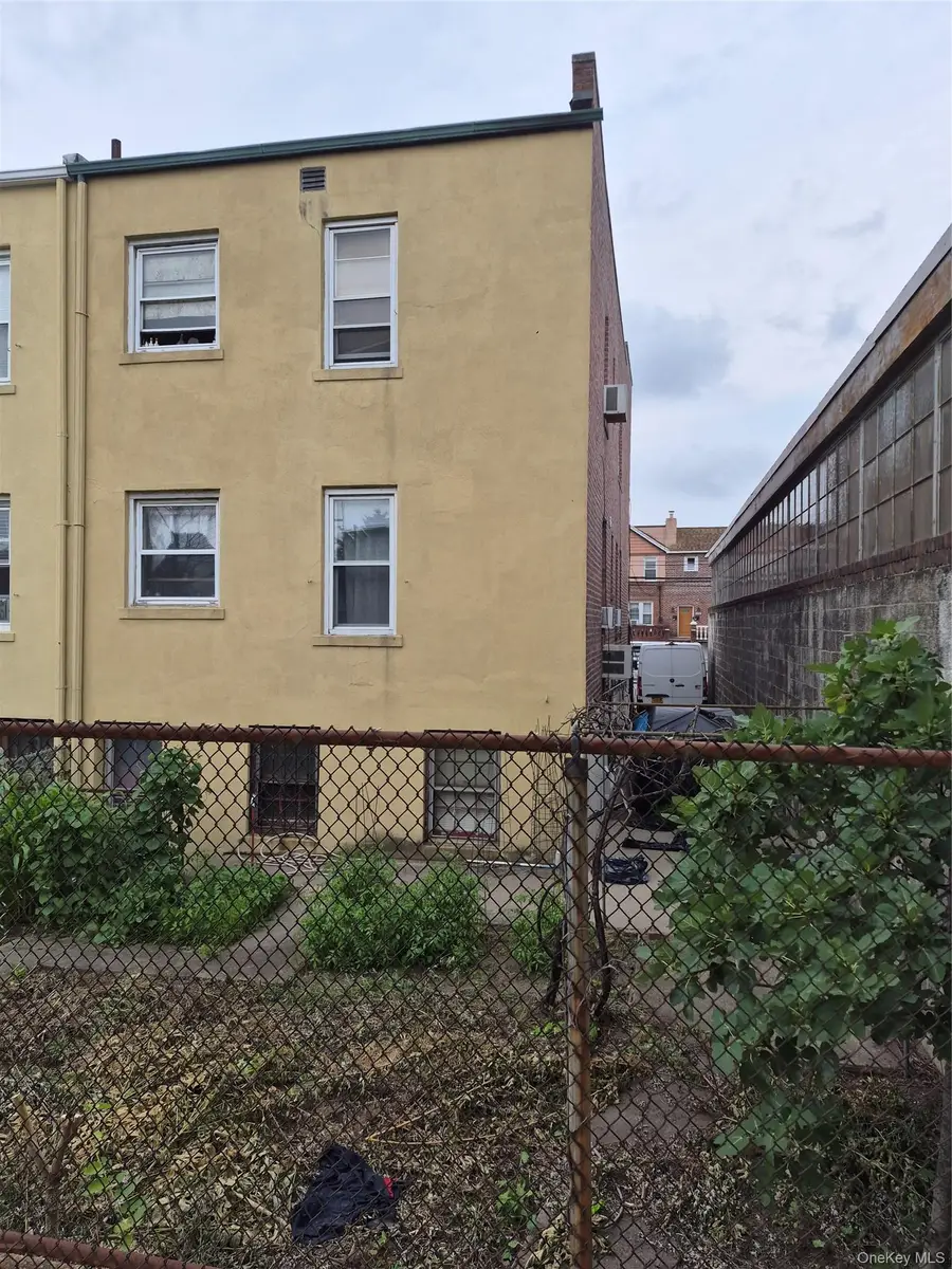 4607 28th Avenue, Astoria, NY 11103 - #2