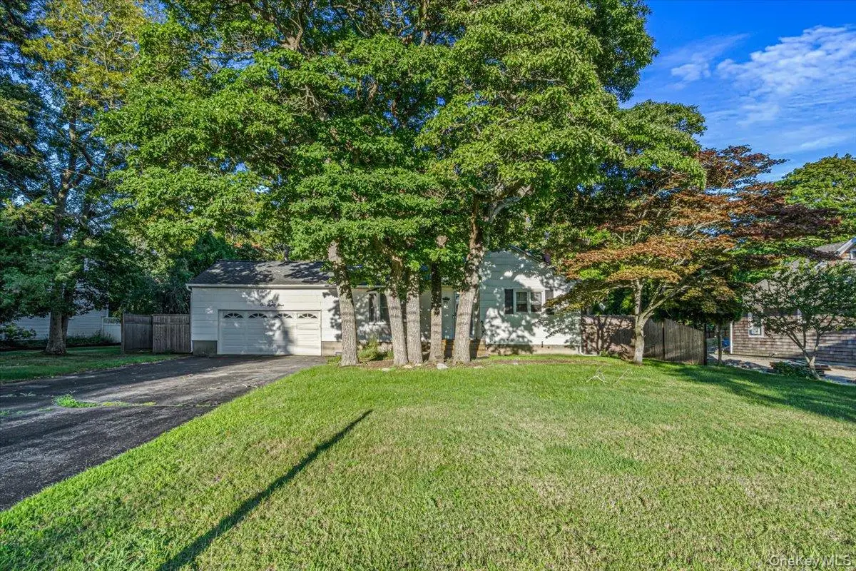 189 Belleview Avenue, Center Moriches, NY 11934 - #1