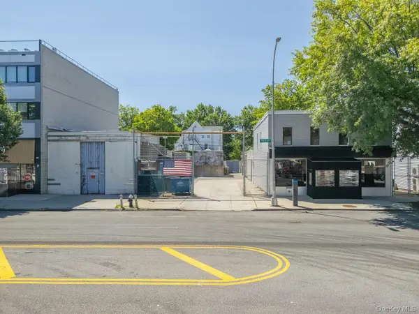21120 Northern Boulevard, Bayside, NY 11361