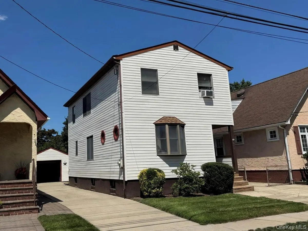 962 Gabriel Avenue, Franklin Square, NY 11010 - #1