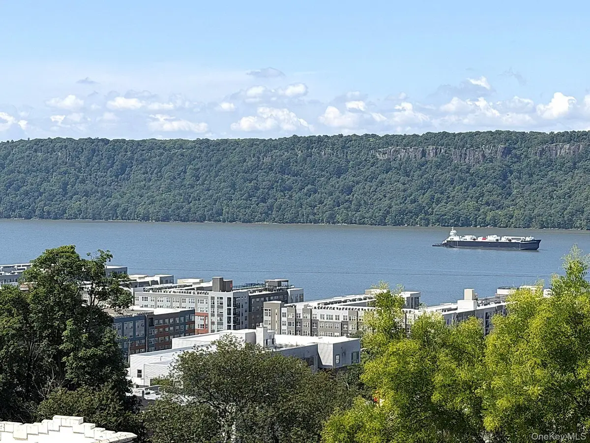 250 N Broadway #PHD, Yonkers, NY 10701 - #1