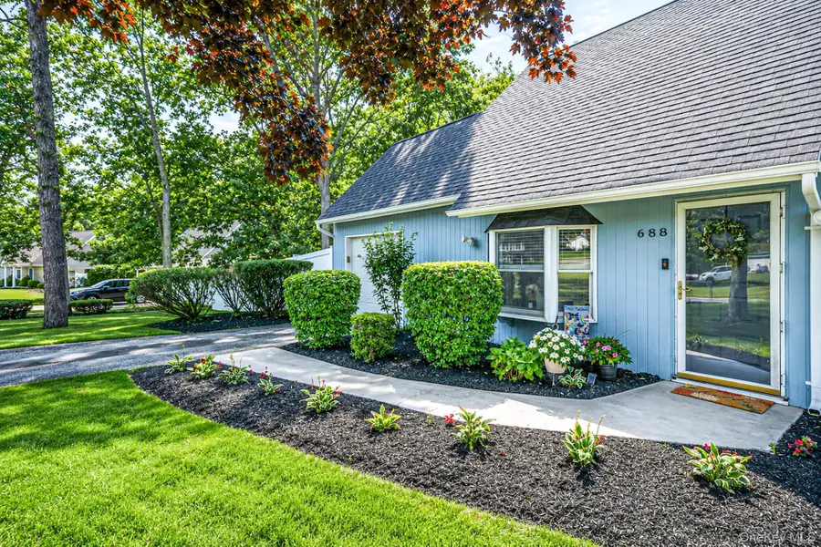 688 Hawkins Road E, Coram, NY 11727 - #2