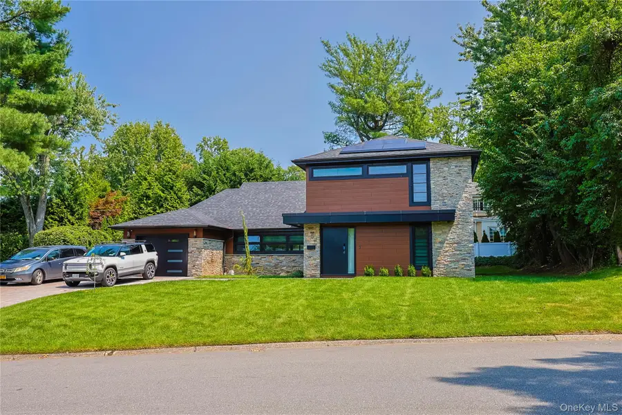 5 Market Lane, Great Neck, NY 11020 - #2