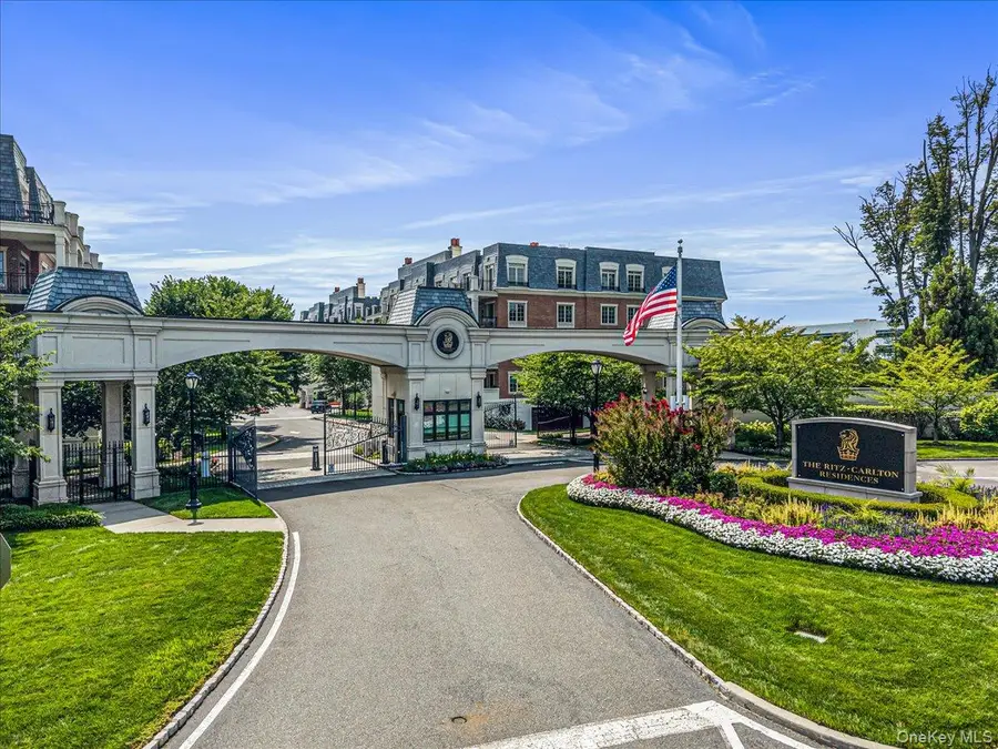 6000 Royal Court #6006, North Hills, NY 11040 - #2