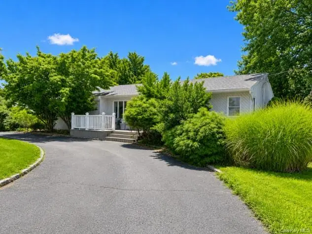 6 Flushing Street, Holtsville, NY 11742 - #2