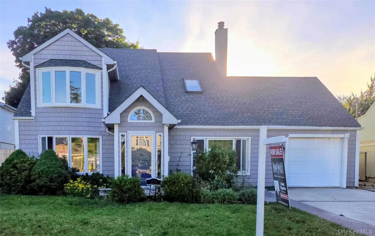20 Daisy Lane, Levittown, NY 11756 - #1