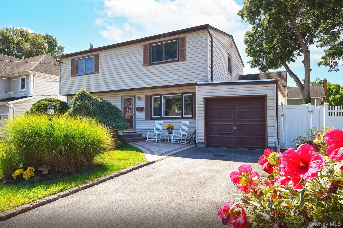 108 Connecticut Avenue, Massapequa, NY 11758 - #1