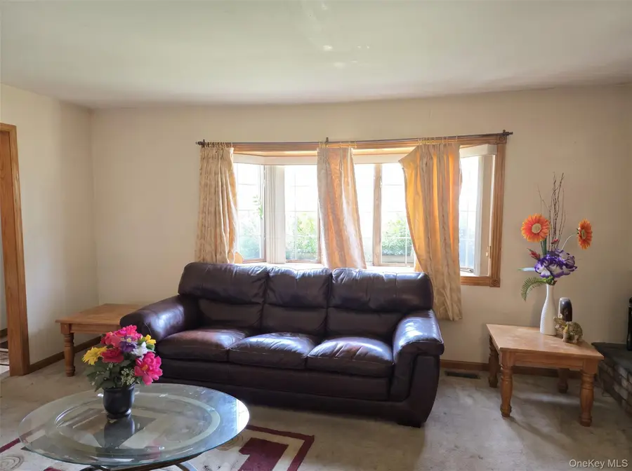 147 Miller Road, Hicksville, NY 11801 - #3
