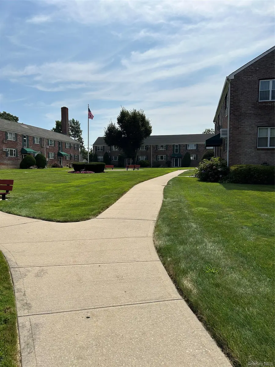 1027 Fenwood Drive #3, Valley Stream, NY 11580 - #2
