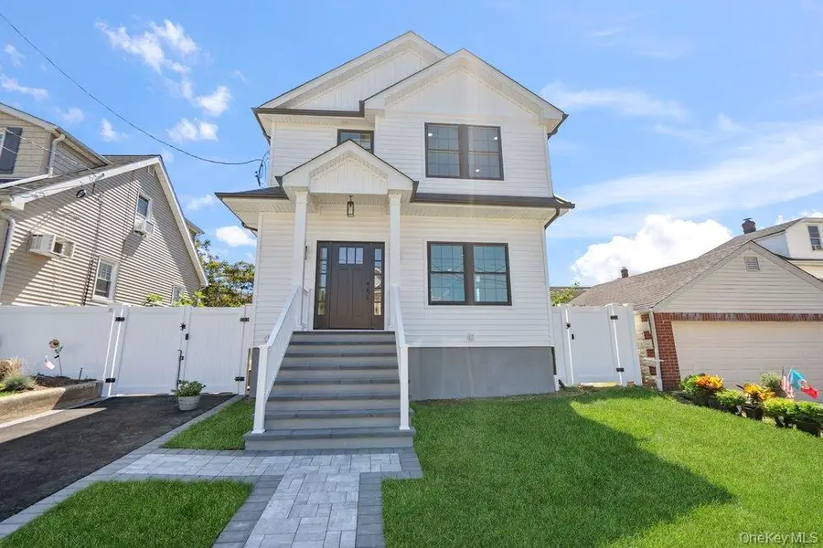 101 Brown Street, Mineola, NY 11501 - #2