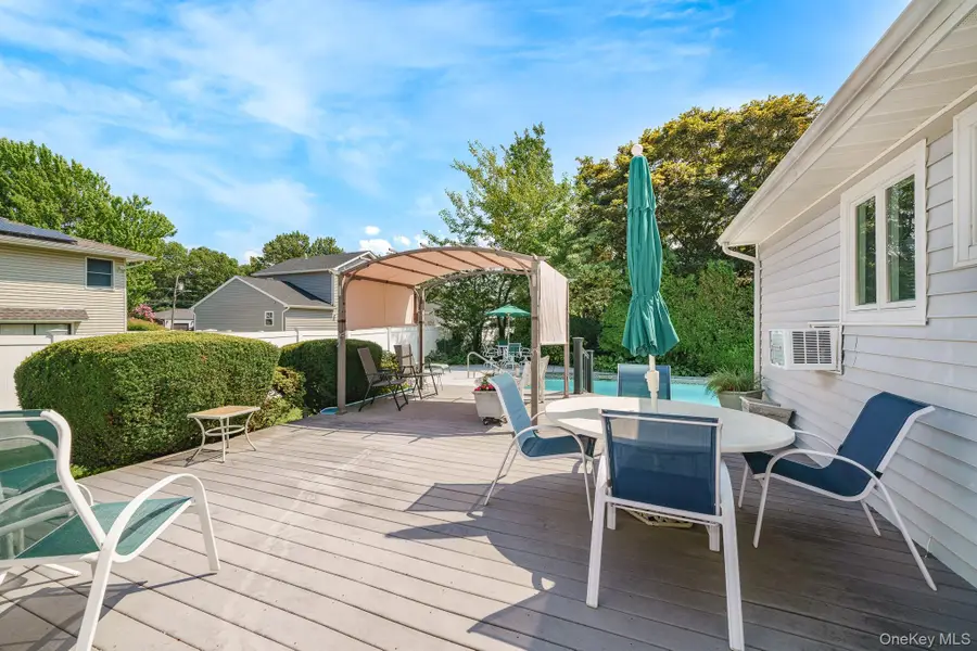 4 Oak Street, Port Jefferson Station, NY 11776 - #3