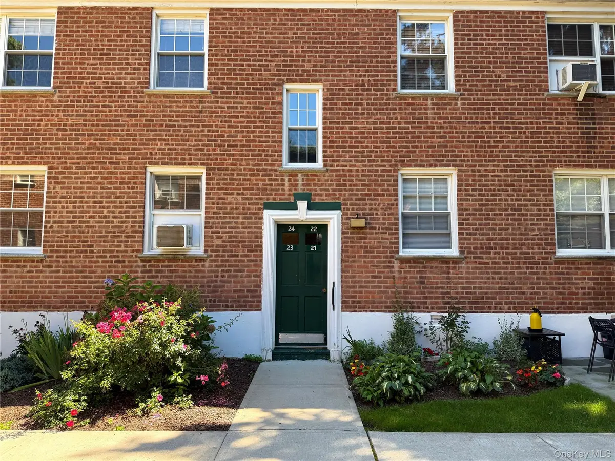 182 Pinewood Road #23, Hartsdale, NY 10530 - #1