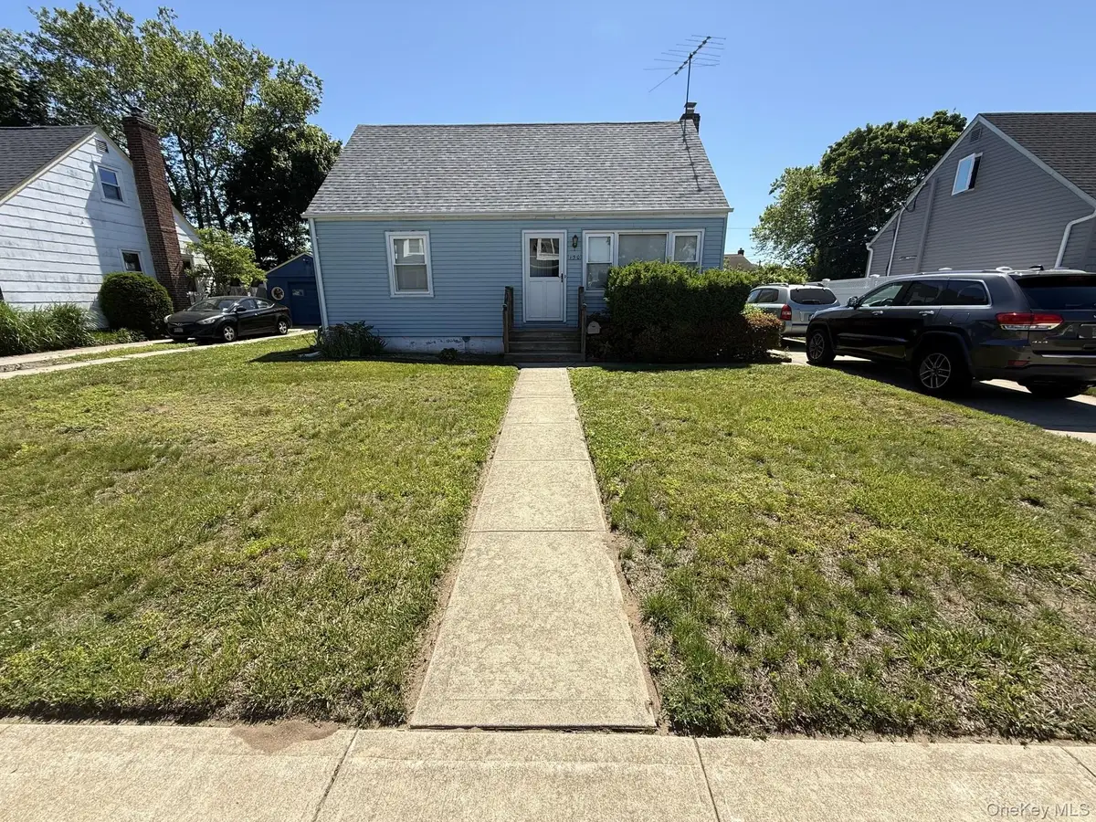 150 Oriole Road, Levittown, NY 11756 - #1