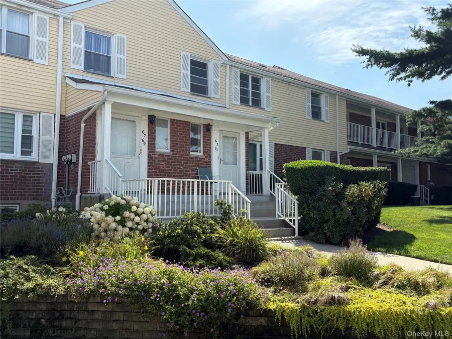 67-71 Cloverdale Lane #148, Oakland Gardens, NY 11364 - #2