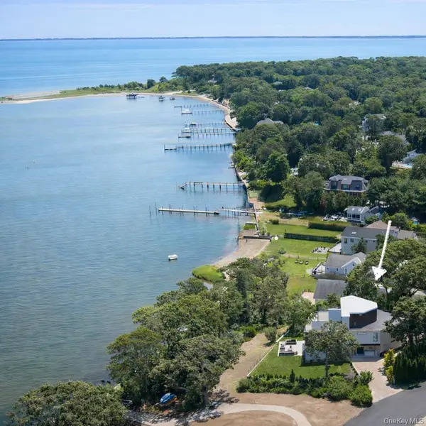 10 Bay View Drive, Hampton Bays, NY 11946