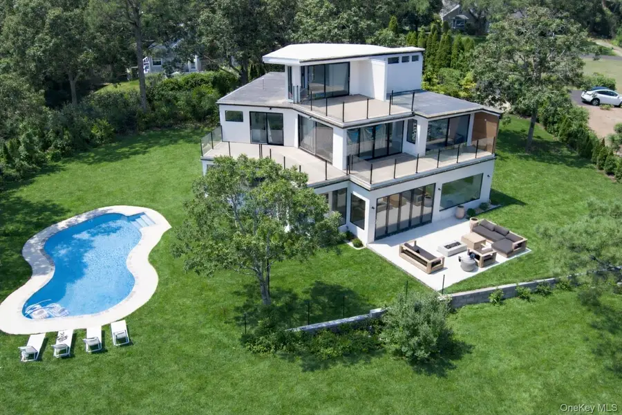 10 Bay View Drive, Hampton Bays, NY 11946 - #2