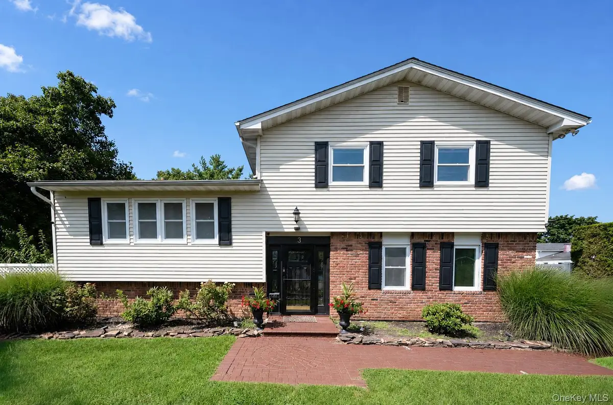 3 Humming Lane, Coram, NY 11727 - #1