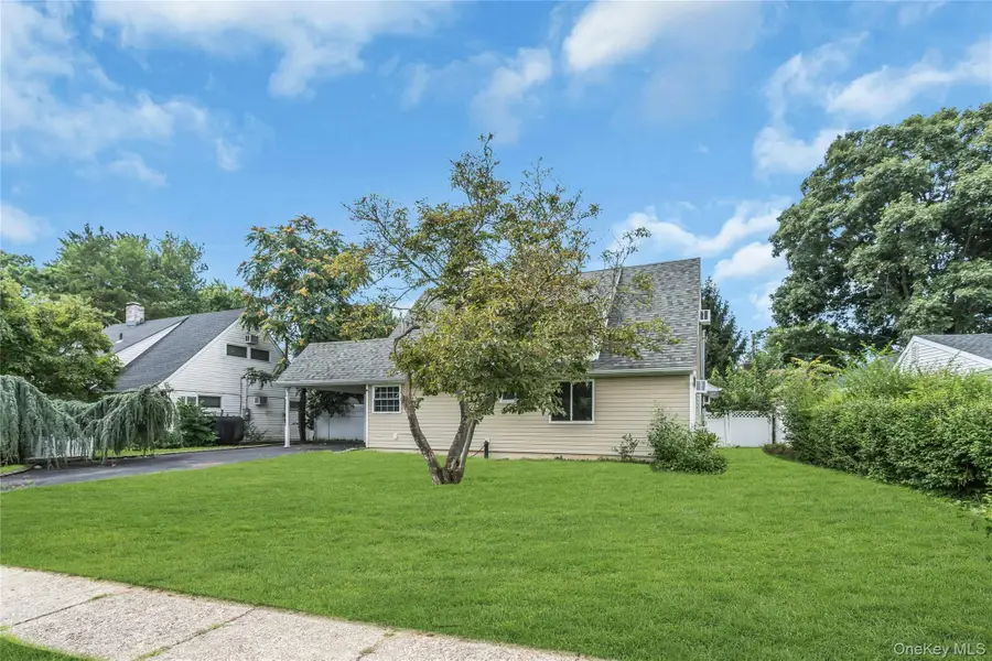 36 Atlas Lane, Hicksville, NY 11801 - #3