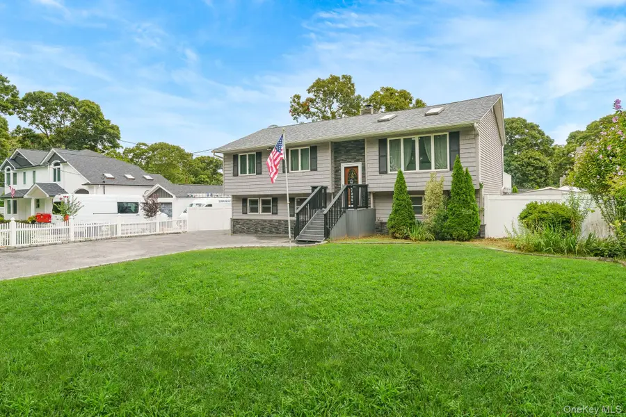 341 Avenue B, Ronkonkoma, NY 11779 - #3