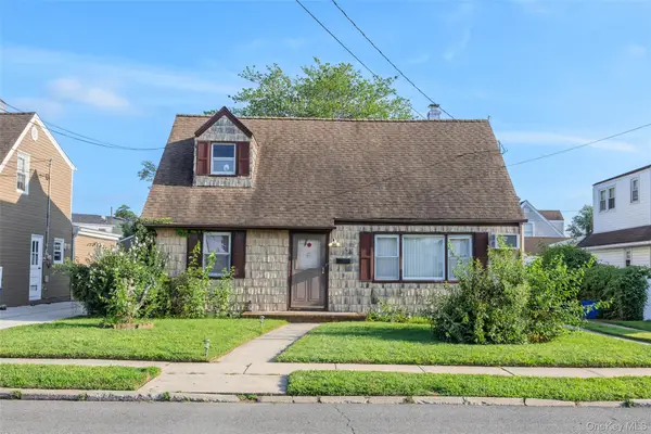 44 Pine Lane, Valley Stream, NY 11581