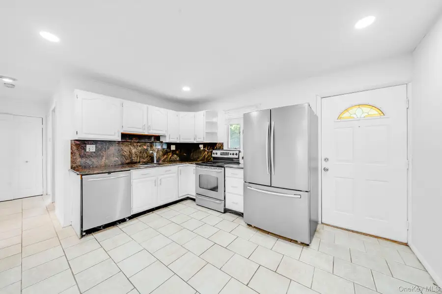 201 Acre Lane, Hicksville, NY 11801 - #3