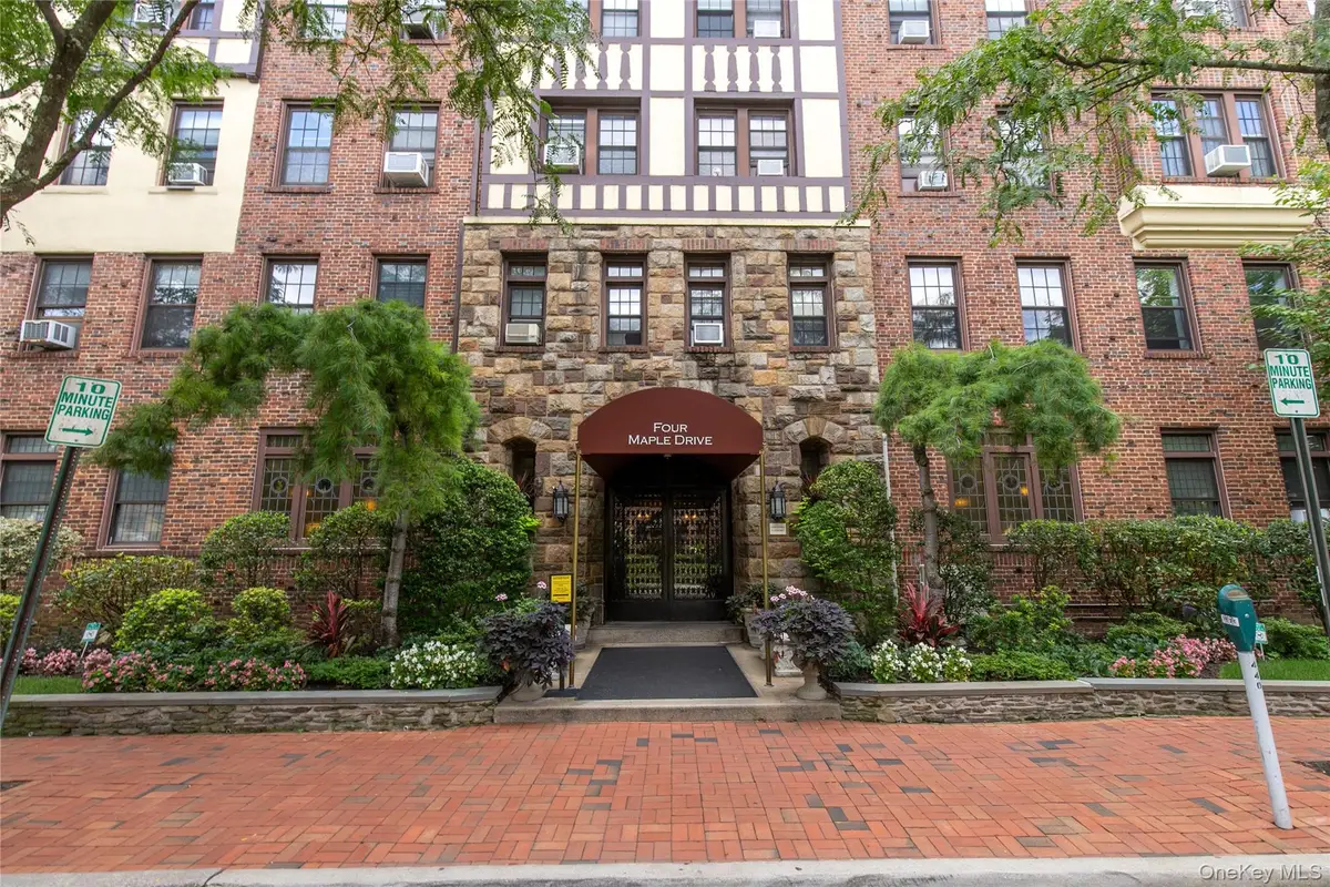 4 Maple Drive #6-I, Great Neck, NY 11021 - #1
