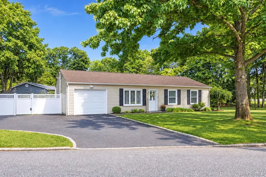 1 Lowell Road, Sayville, NY 11782 - #2