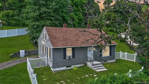 16 Clove Road, Salisbury Mills, NY 12577