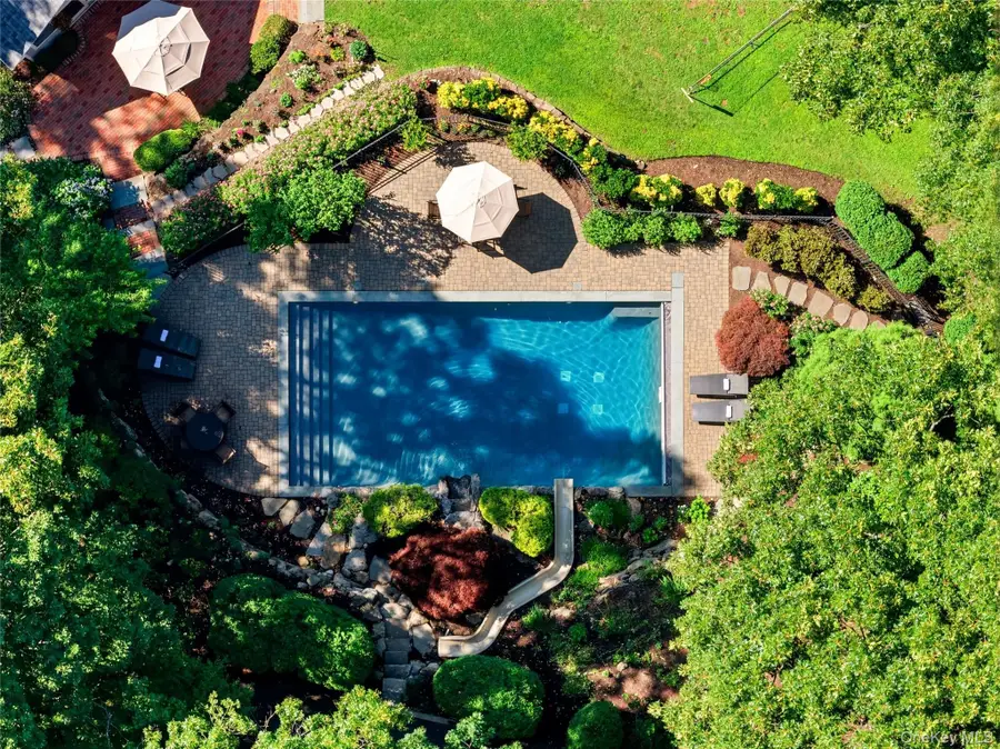31 Crosby Place, Cold Spring Harbor, NY 11724 - #2