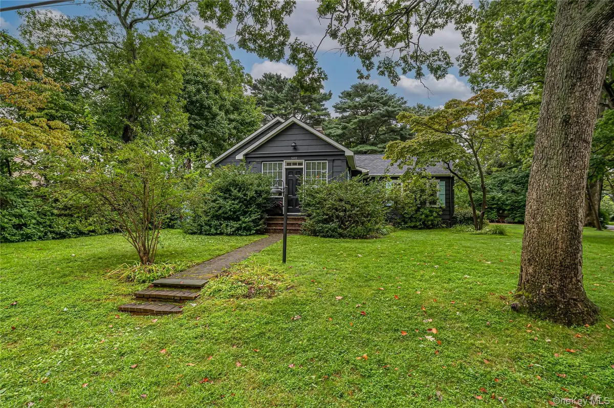 502 Brooklyn Boulevard, Brightwaters, NY 11718 - #1