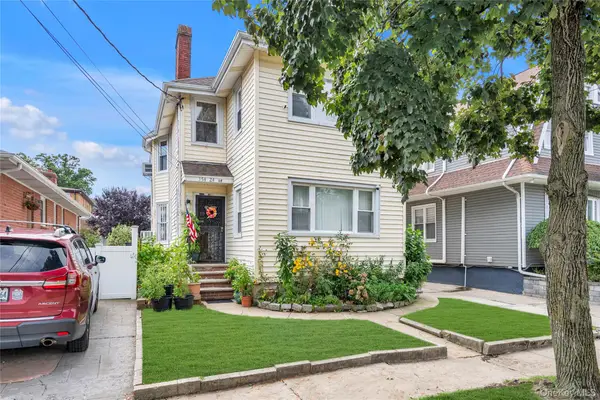 15424 12th Road, Whitestone, NY 11357