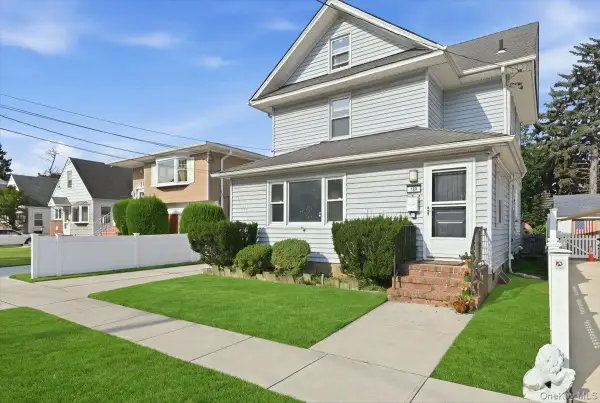100 Spruce Street, West Hempstead, NY 11552
