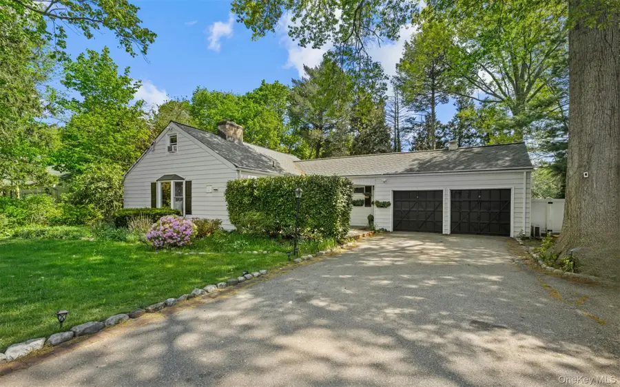 194 W Neck Road, Huntington, NY 11743 - #2