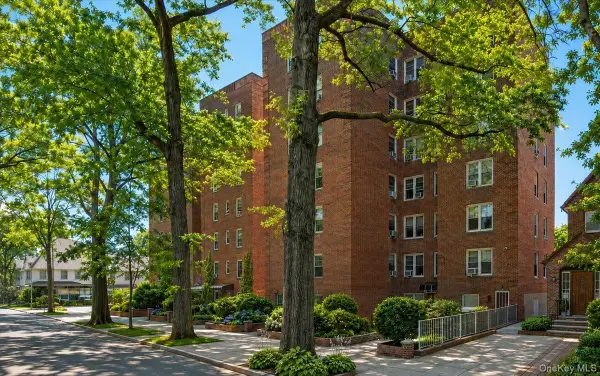 82-40 Austin Street #6/K, Kew Gardens, NY 11415