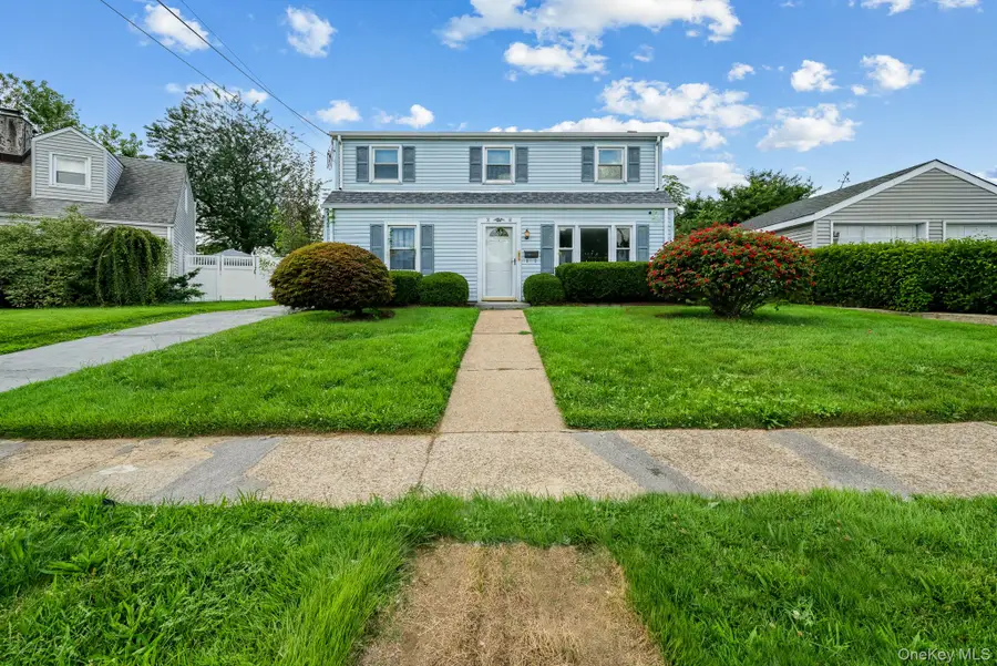 10 Park Court, Farmingdale, NY 11735 - #2