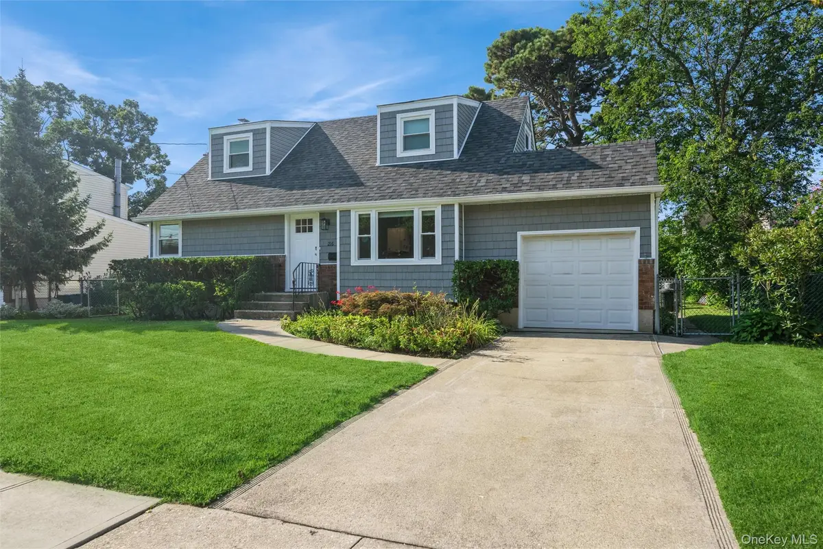 216 N Hawthorne Street, Massapequa, NY 11758 - #1