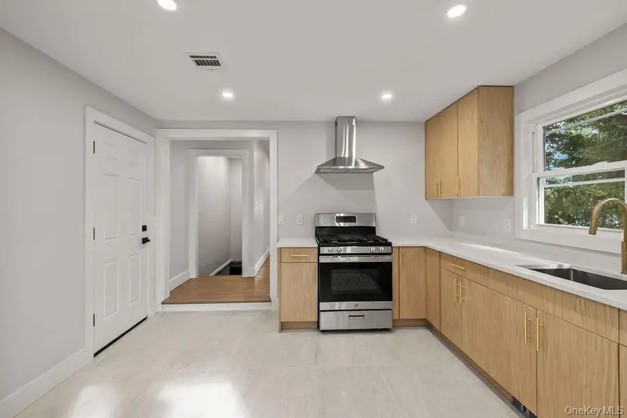 132 S Conger Avenue, Congers, NY 10920 - #3