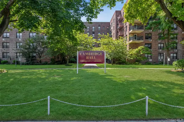 224 Union Turnpike #3K, Oakland Gardens, NY 11364