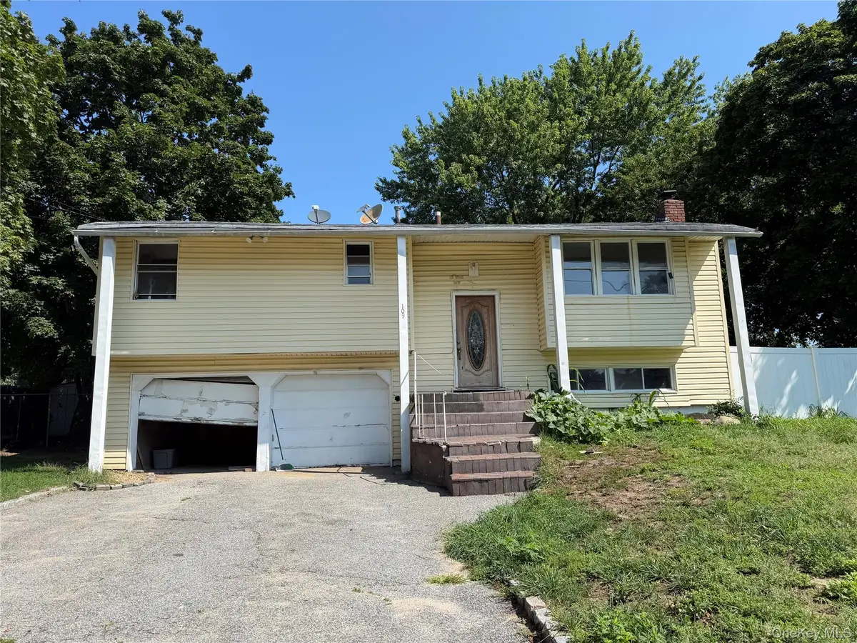 109 Berkeley Avenue, Selden, NY 11784 - #1