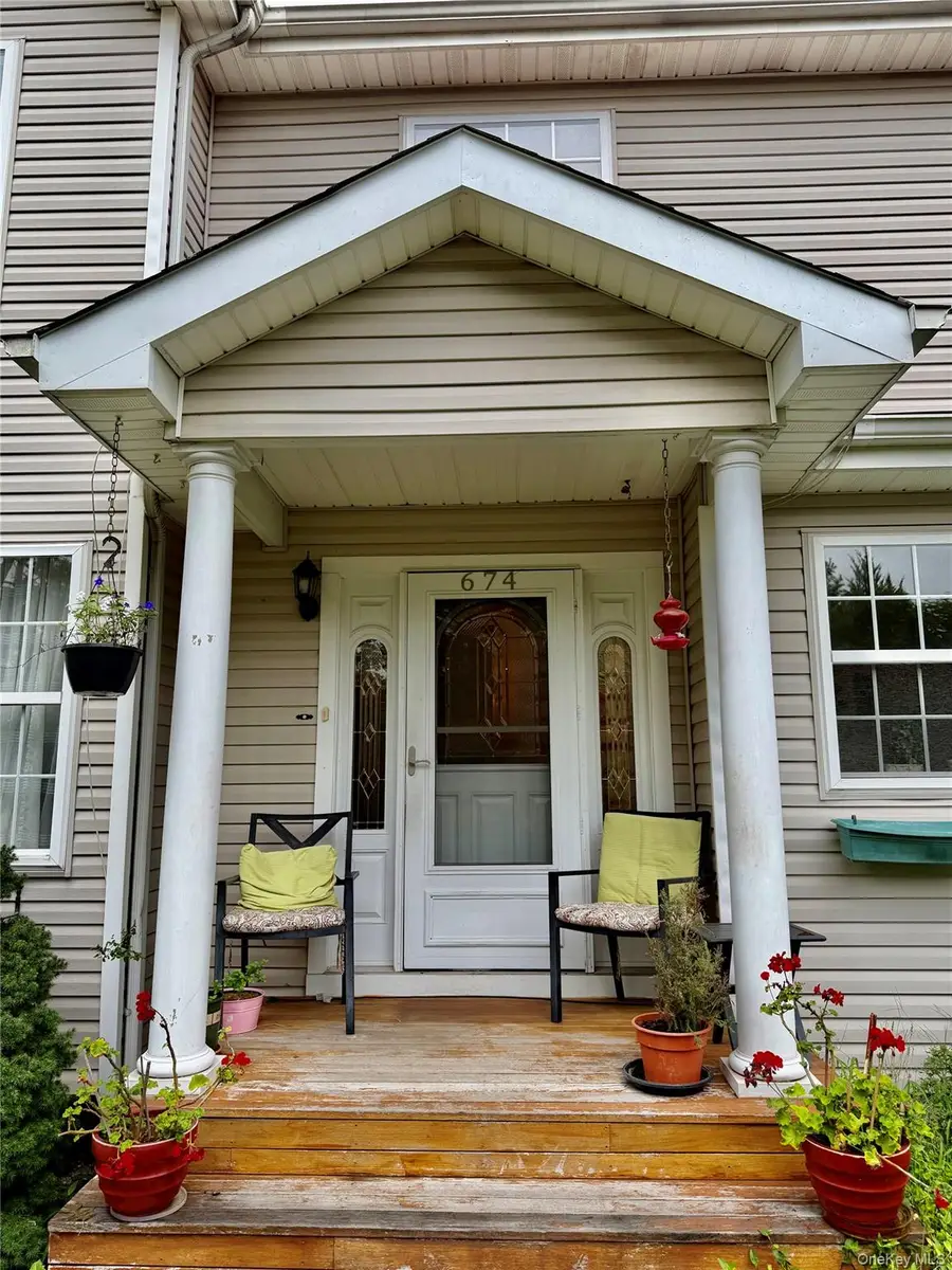 674 Flanders Road, Riverhead, NY 11901 - #3