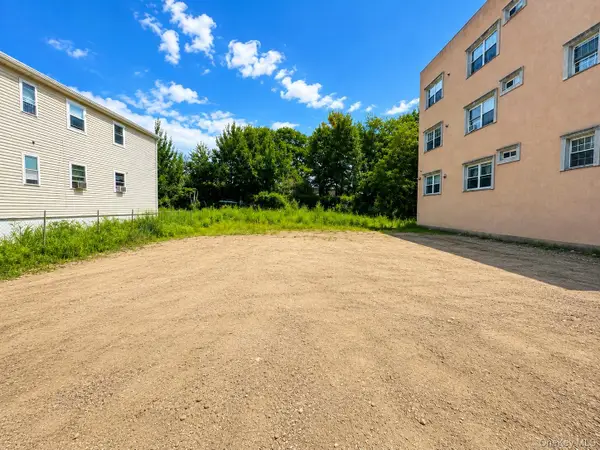330 Beach 84, Arverne, NY 11693