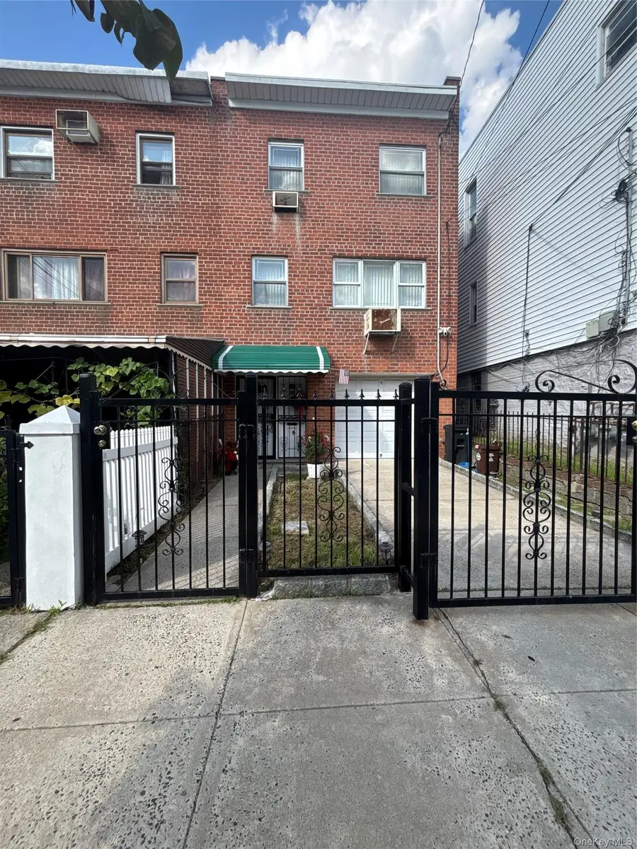 939 E 229th Street, Bronx, NY 10466 - #2