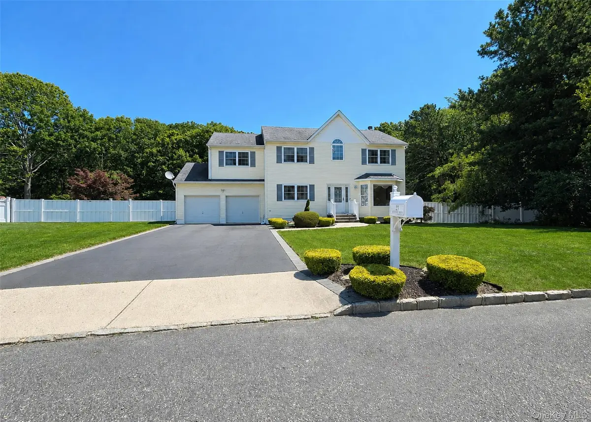 23 E Greentree Drive, Medford, NY 11763 - #1